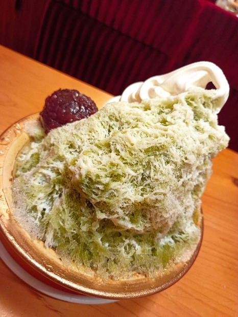 【実食】“大きさがエグイ”と話題のコメダのかき氷！「宇治抹茶」フレーバー全部乗せ実食レポ！