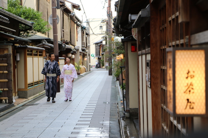 『おとな旅あるき旅』三田村邦彦と小塚舞子が京都で路地裏グルメを堪能