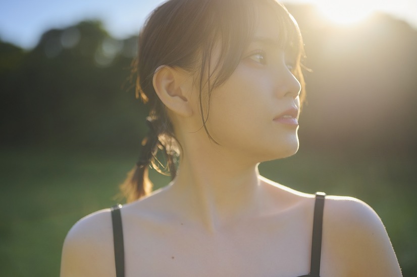 「鬼頭明里アニバーサリーフォトブック あかりのまま」（東京ニュース通信社刊）