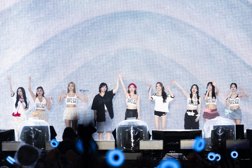 TWICE　撮影：田中聖太郎