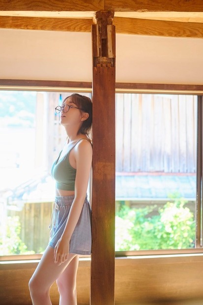 「鬼頭明里アニバーサリーフォトブック あかりのまま」（東京ニュース通信社刊）