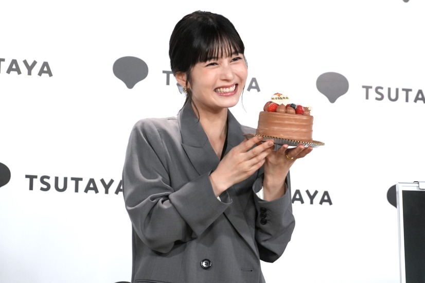 大久保桜子【撮影：小宮山あきの】