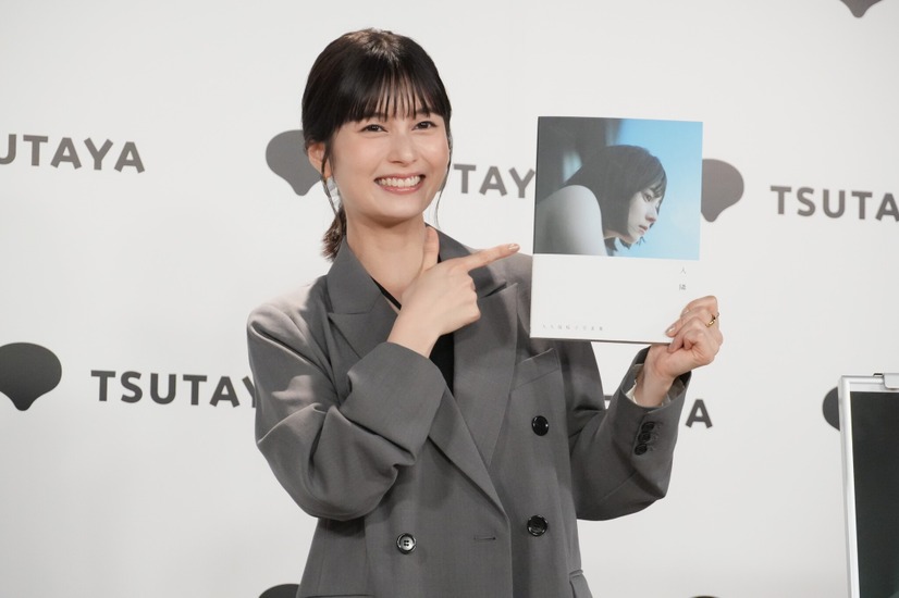 大久保桜子【撮影：小宮山あきの】