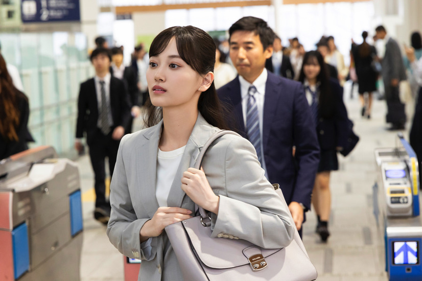 元乃木坂46・山下美月、グループ卒業後初のCM出演！スーツ姿の会社員役