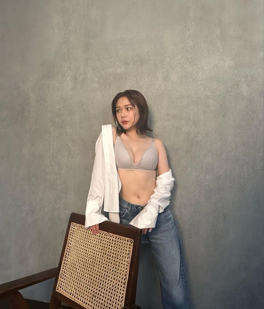 村重杏奈（写真は村重杏奈の公式インスタグラムから）※所属事務所に掲載許諾をもらってます
