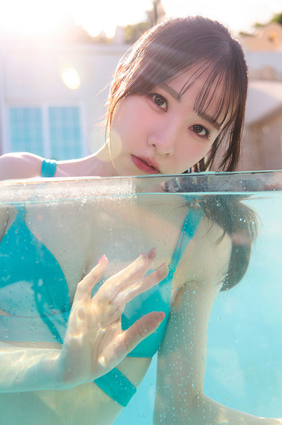 【Amazon限定カバー】遠野ひかる1st写真集 ハツヨイ