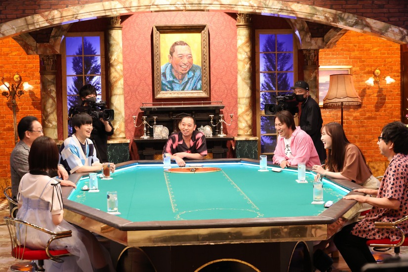 左手前から時計回りに）なえなの、梅沢富美男、バカリズム、大悟、狩野英孝、本田望結、おいでやす小田（C）フジテレビ