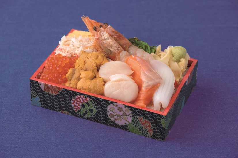 【浜形水産】「海鮮七福弁当」（1折）2,916円〈各日販売予定50点〉