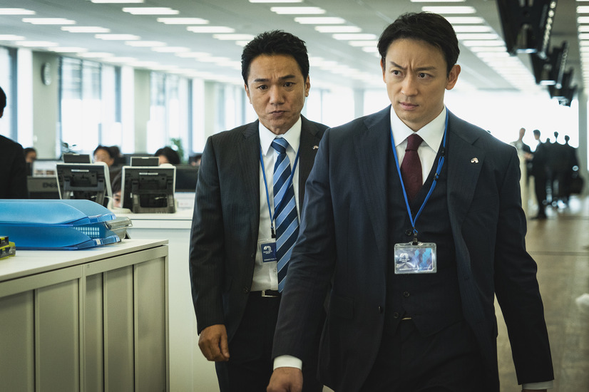 Netflixシリーズ「地面師たち」Netflixにて独占配信中 (c)新庄耕／集英社
