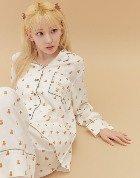 LE SSERAFIM、かわいらしいルームウェア姿を公開
