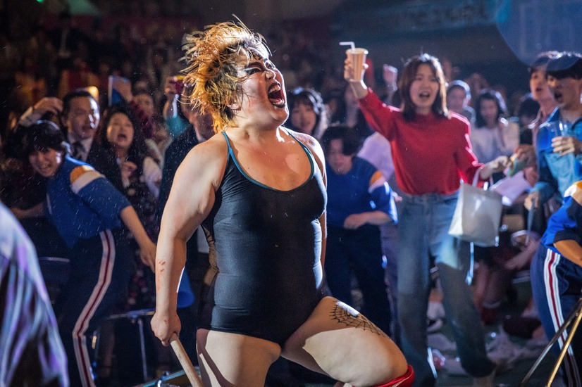 Netflix『極悪女王』、ダンプ松本の新場面写真公開