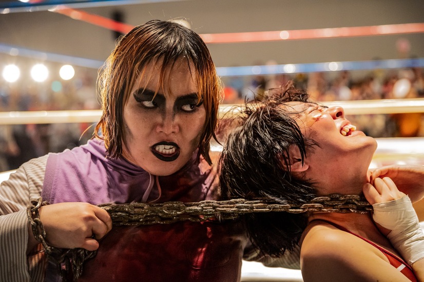 Netflix『極悪女王』、ダンプ松本の新場面写真公開