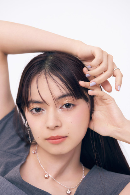 「Autumn beauty adventure　秋のムードを味わう、ブランド別メイクアップ」上國料萌衣（アンジュルム）・森日菜美・小宮有紗