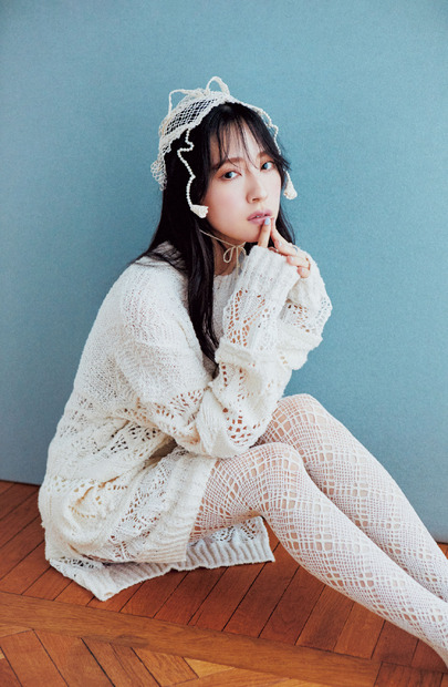 「Essentials for Autumn　愛しきニットに出合う秋」金村美玖（日向坂46）・頓知気さきな・菅波美玲（≠ME）