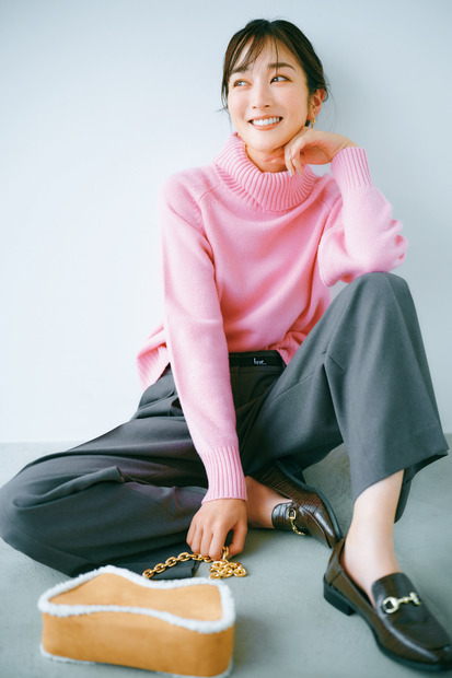 「日本イチ可愛い30歳！」鈴木愛理、シースルー衣装で大人っぽく