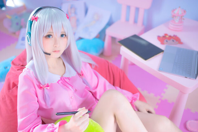 和泉紗霧「エロマンガ先生」／Banrcosplay（X：@banbanr233）