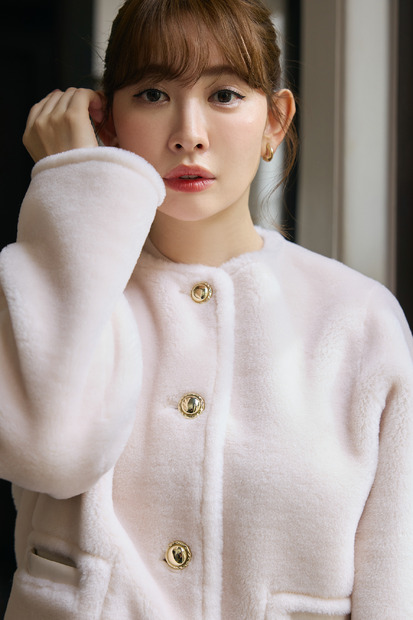 小嶋陽菜、自身のブランドのアウターコレクション2024を3都市で開催