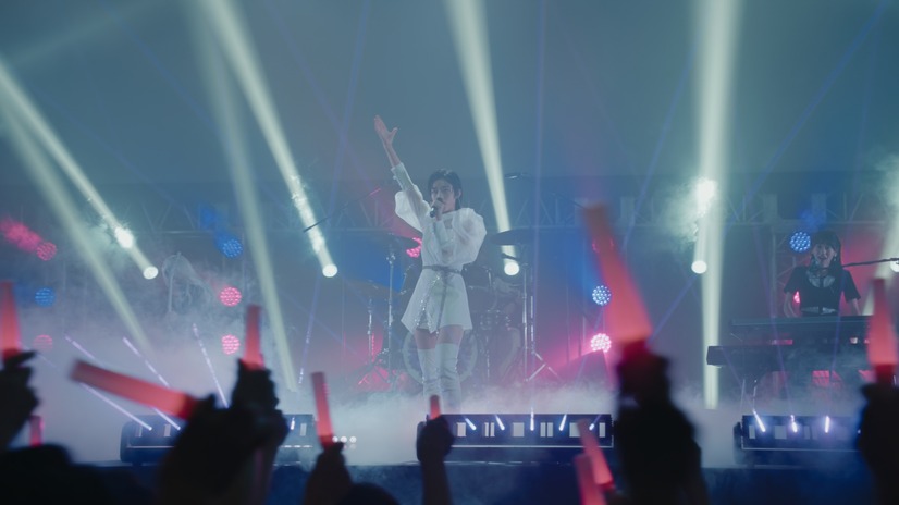 【動画あり】宇宙人ジョーンズ新CM、河合優実がアイドル役で圧巻のパフォーマンス