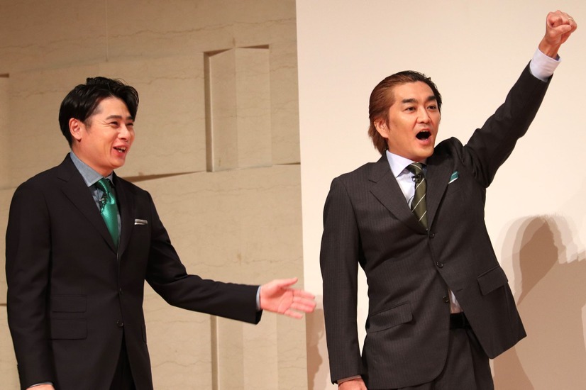 「あざとい反対！」と登場する平成ノブシコブシ（吉村崇、徳井健太）【撮影：浜瀬将樹】