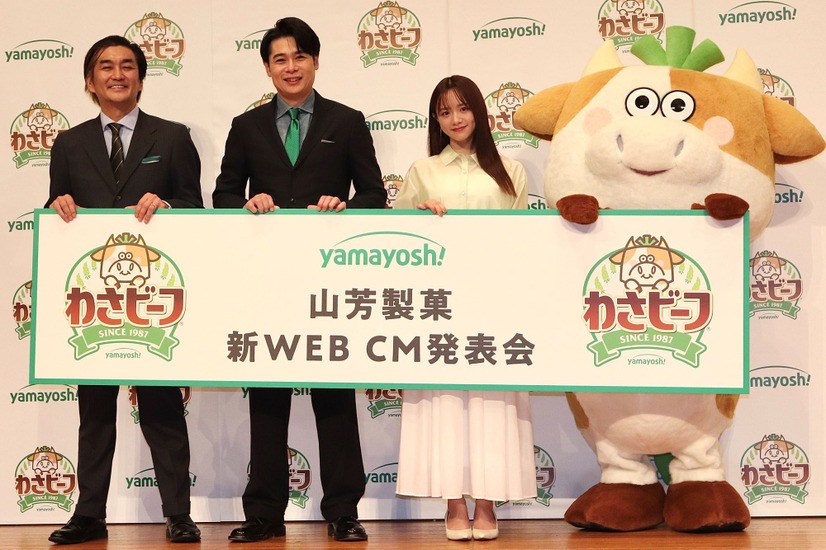 森香澄と平成ノブシコブシ（吉村崇、徳井健太）【撮影：浜瀬将樹】