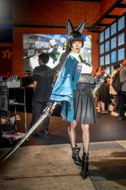 【コスプレ】『ゼンレスゾーンゼロ』“黒髪美少女”「星見雅」の圧倒的再現度！どこから撮影しても隙のない美貌【写真8枚】