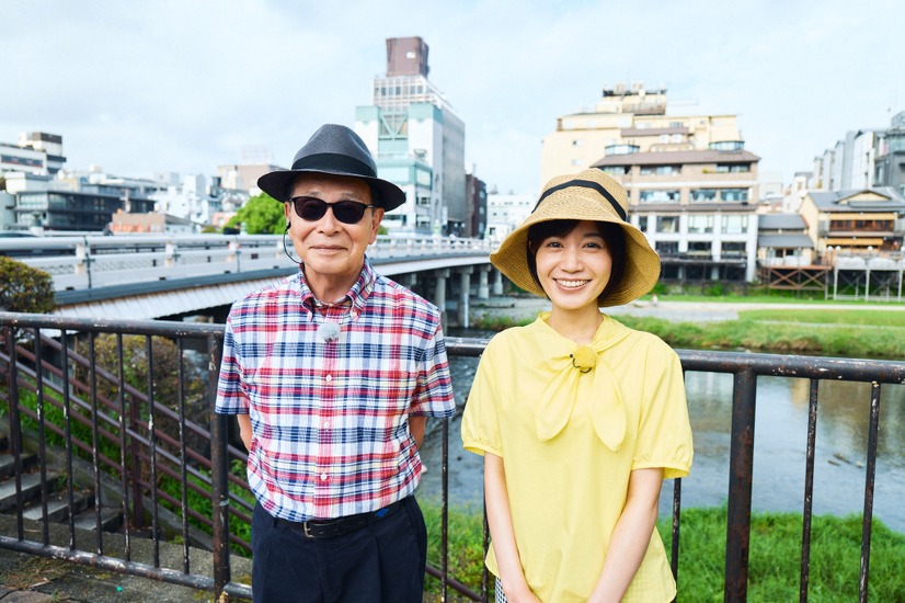 タモリと佐藤茉那アナウンサー