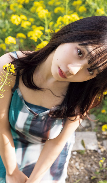 撮影：中山雅文 ヘアメイク：高野雄一 スタイリング：米丸友子