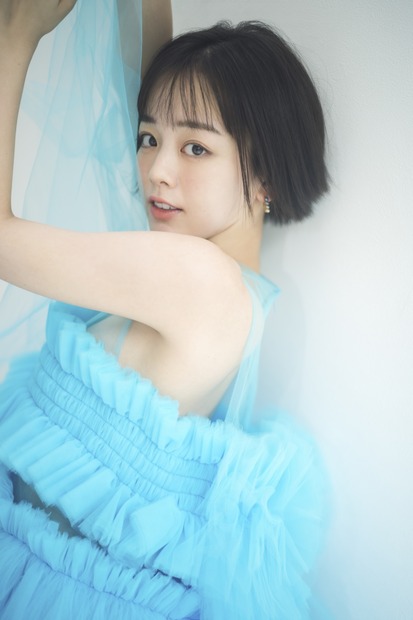 10月29日発売『伊原六花 CALENDAR BOOK 2025』（東京ニュース通信社）
