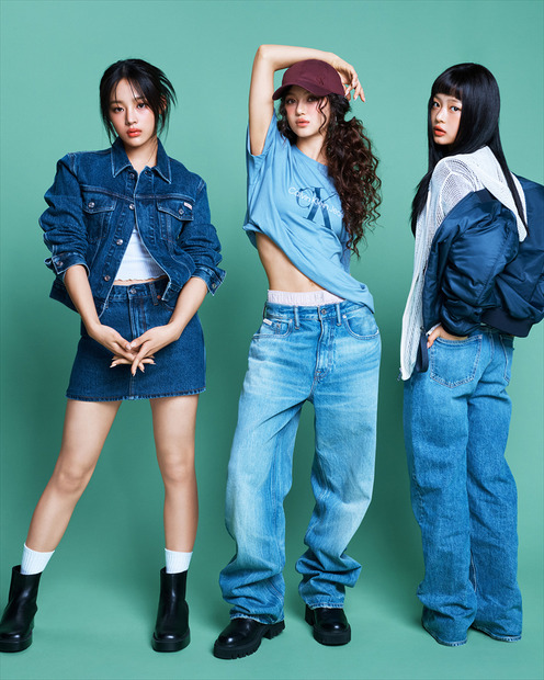 NewJeans、Calvin Kleinの新キャンペーンに登場！個性感じるデニムスタイル多数