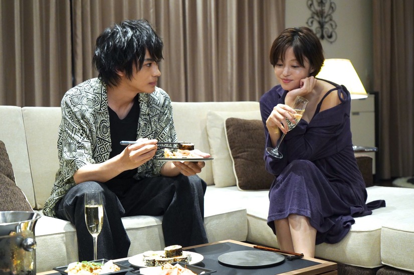 『最寄りのユートピア』神尾楓珠、小林涼子　（C）フジテレビ
