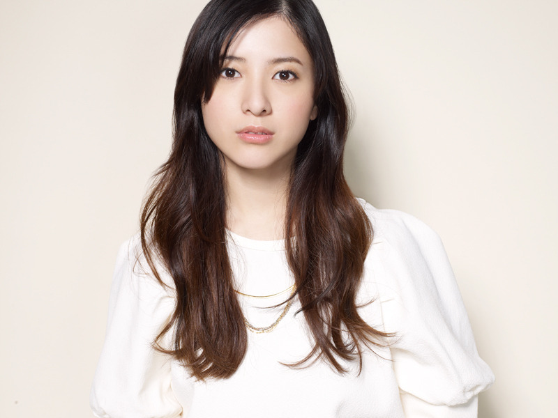 東海道新幹線60周年記念CM『60年分の会いにいこう』篇に出演する吉高由里子
