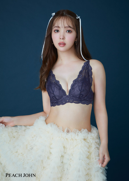 PEACH JOHNミューズ・藤田ニコルの新ビジュアル
