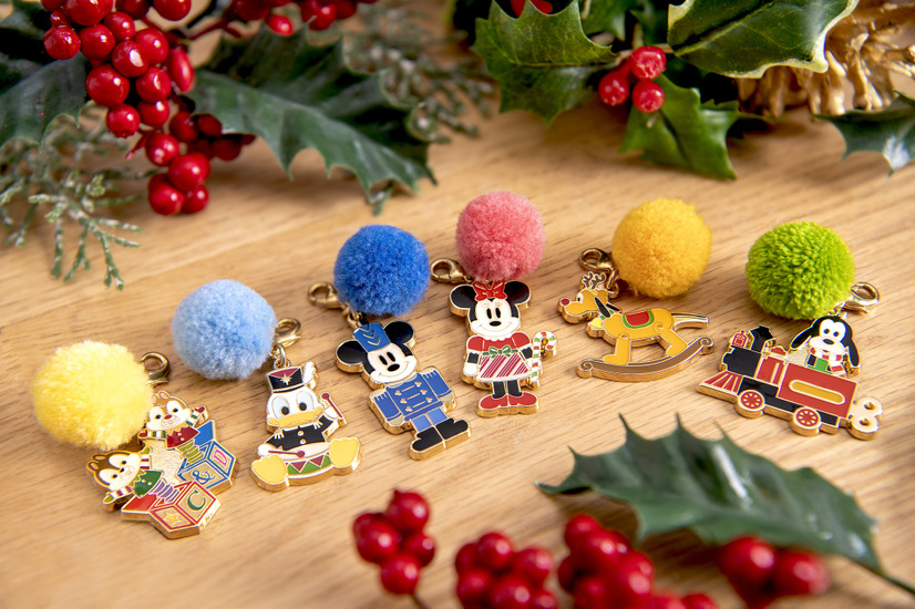 「ディズニー・クリスマス」を思いきり楽しめるさまざまなグッズ　（C）Disney