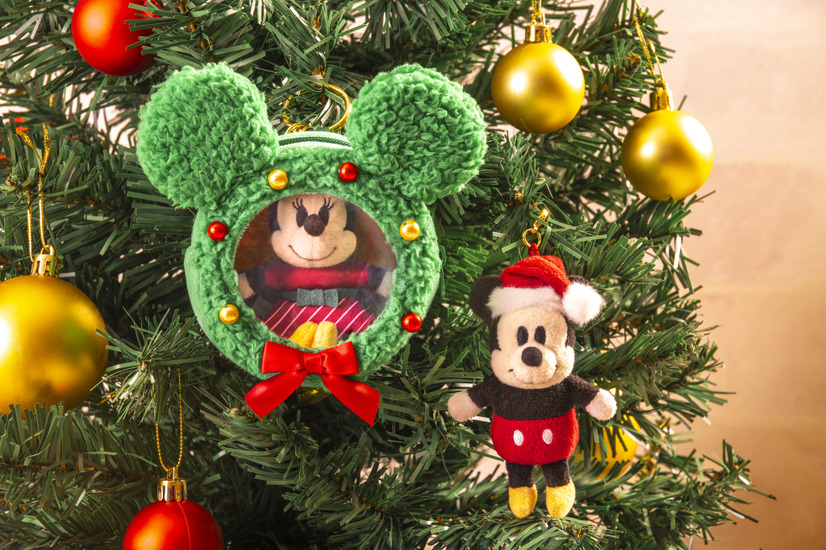 「ダズリング・クリスマス・イン・ニューヨーク」のグッズ　（C）Disney