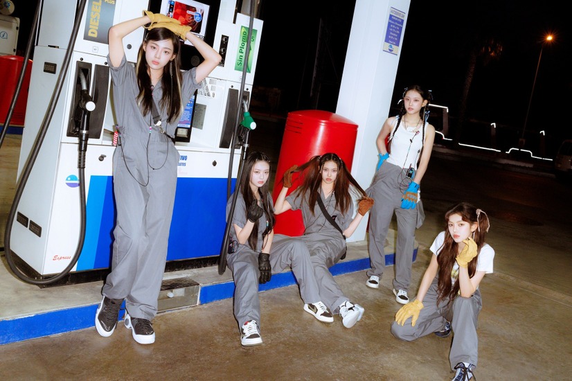 NewJeans、「ETA」がチャートを逆走　(C) 2023 ADOR. All Rights Reserved.