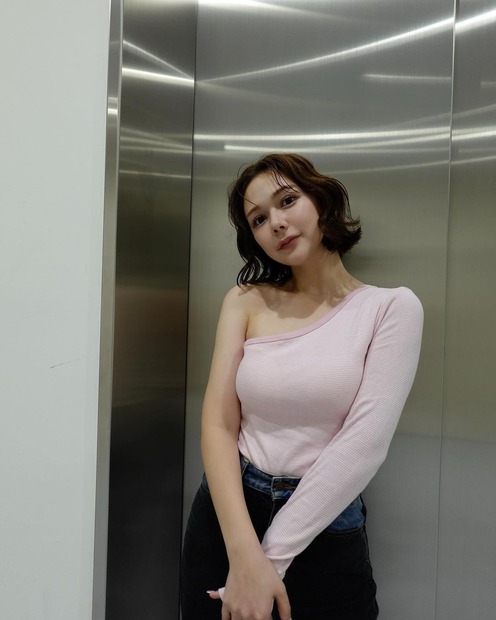 村重杏奈（写真は村重杏奈の公式インスタグラムから）※所属事務所に掲載許諾をもらってます