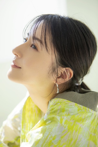 フォトエッセイ「松の素」より（C）KADOKAWA