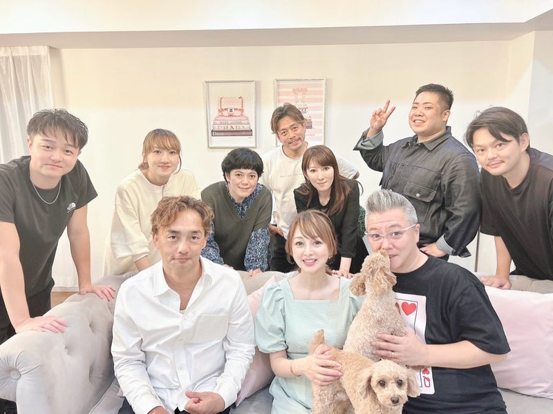 チームMinayoメンバーとの集合ショット（写真は渡辺美奈代の公式ブログから）