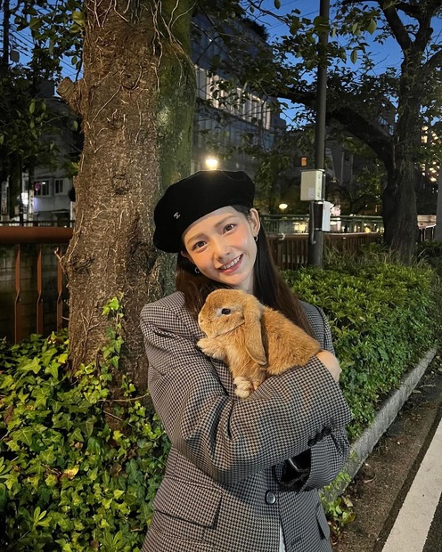 ハ・ヨンスとうさぎのマヨ（写真はハ・ヨンスの公式インスタグラムから）※所属事務所に掲載許諾をもらってます