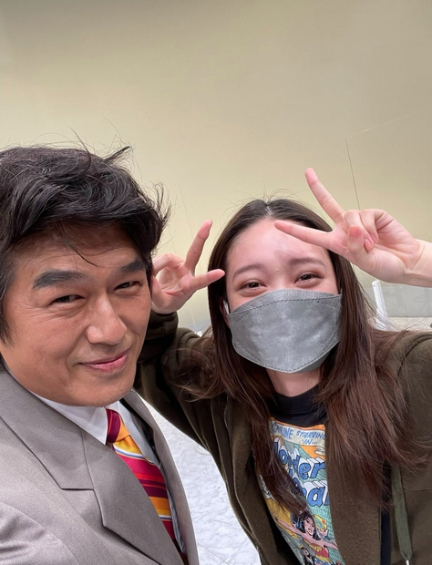 高橋克典と髙石あかり（写真は高橋克典の公式ブログから）