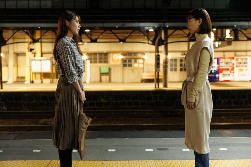 Netflixシリーズ「さよならのつづき」中村ゆり（成瀬ミキ）場面写真