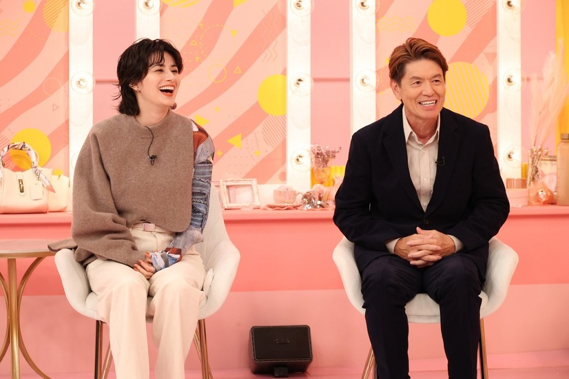 『ザ・共通テン！ 日本中の名品を食らう＆食費パンパン女子大集合SP』　(C)フジテレビ