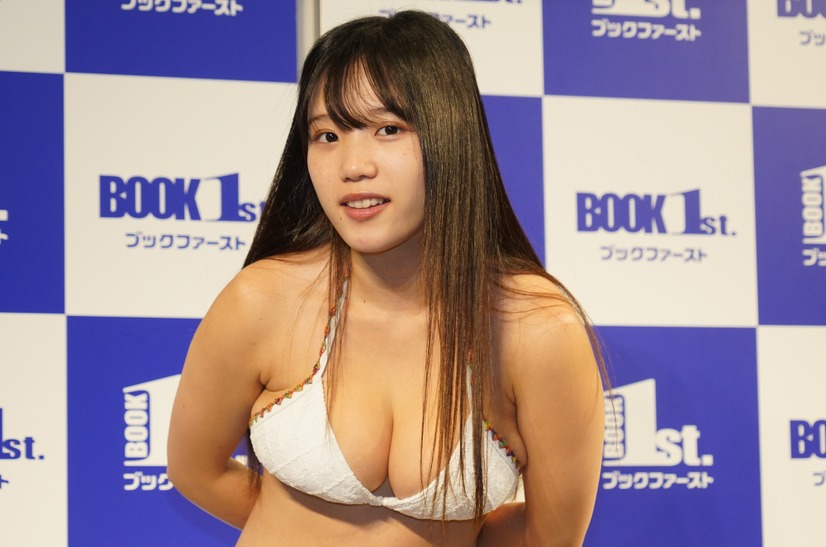 堀みなみ【写真：竹内みちまろ】