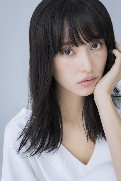 山田愛奈　宣材写真