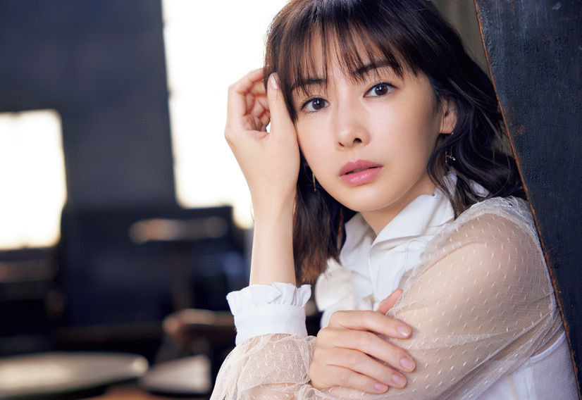 「北川景子オフィシャルカレンダー2025」（SDP）　特典カット：楽天ブックス（デスク）