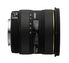 　シグマは、デジタル専用超広角ズームレンズ「10-20mm F4-5.6 EX DC HSM」ニコン用の発売日を7月29日に決定した。価格は83,475円。