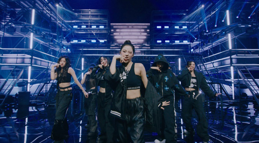 BABYMONSTERの「DRIP」「CLIK CLAK」スペシャルステージ