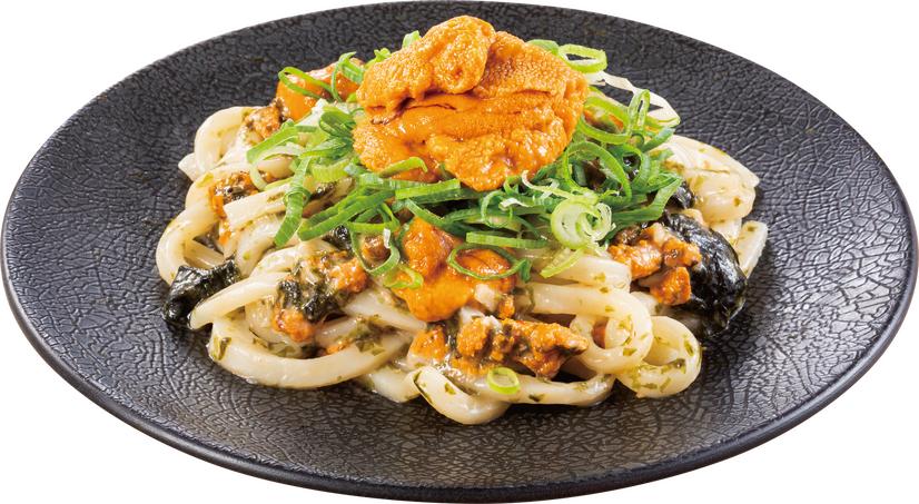 思わず写真を撮りたくなる、雲丹まみれの海苔バターうどん