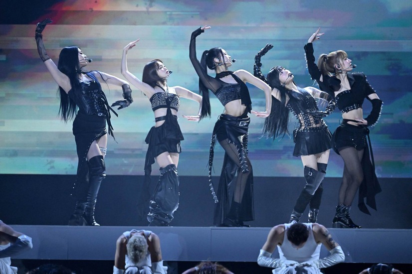 LE SSERAFIM「2024 MTV EMA」パフォーマンス　(C)MTV EMA
