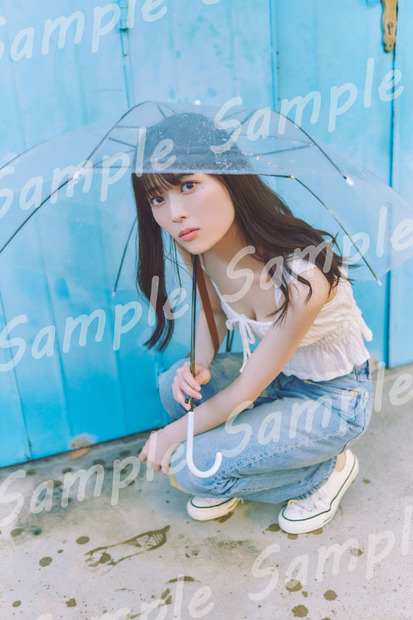 乃木坂46 岩本蓮加1st写真集「いたずらな風」封入特典ポストカード　撮影／SAKAI DE JUN